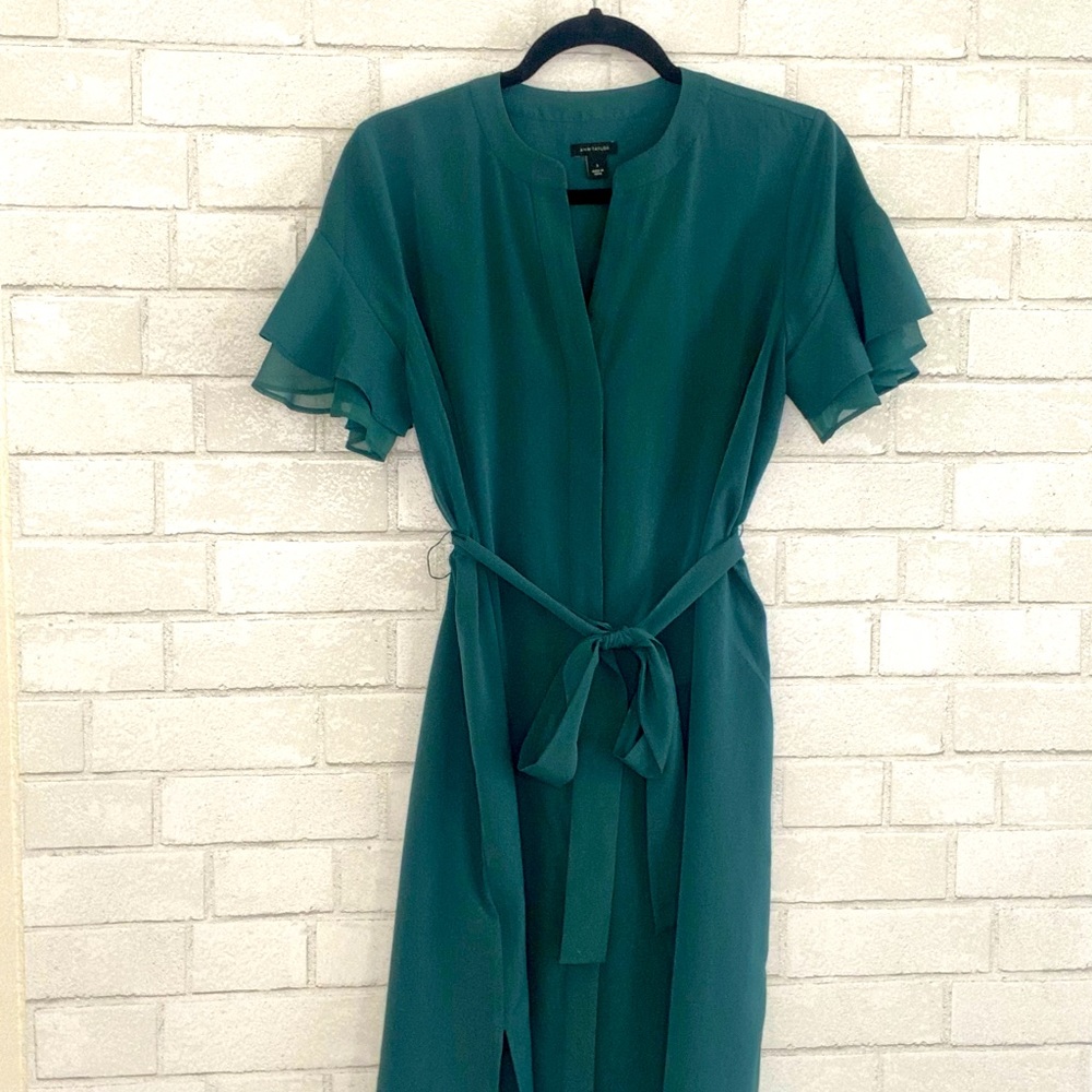 Ann Taylor Wrap Dress Hunter Green size Small Flowy, Feminine and Beautiful.